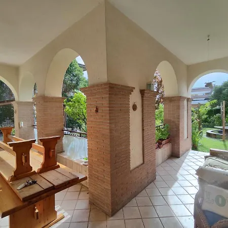 Villa Con Giardino